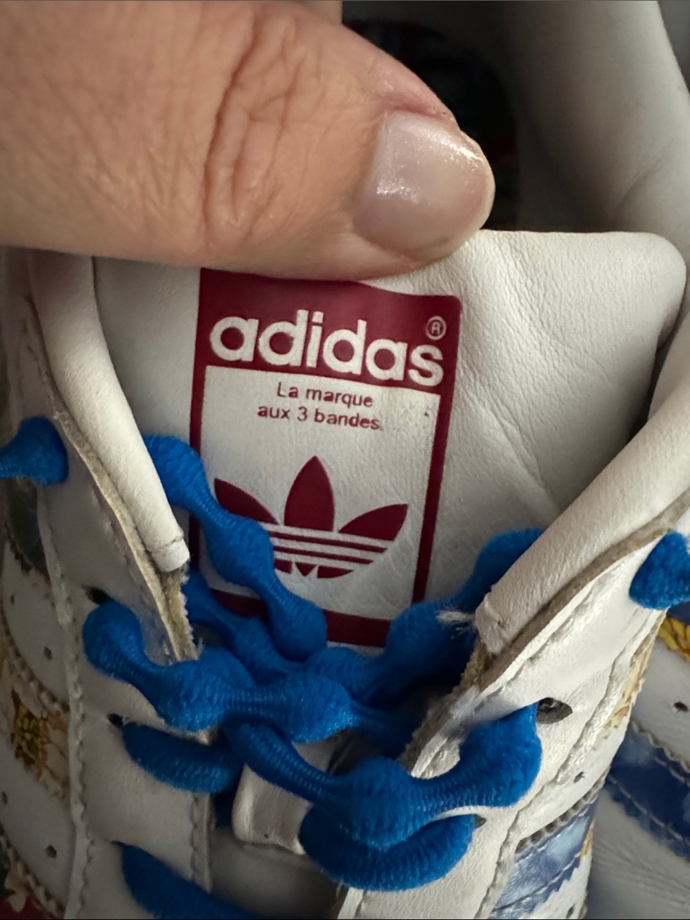 adidas women’s Superstar sneaker: rare Floral Twist Stripes design FW3692 - 9M - Picture 2 of 8